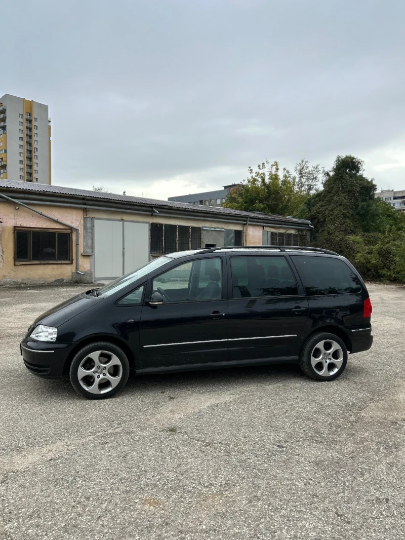 VW Sharan 1.9tdi 7 местен, снимка 2 - Автомобили и джипове - 47543048