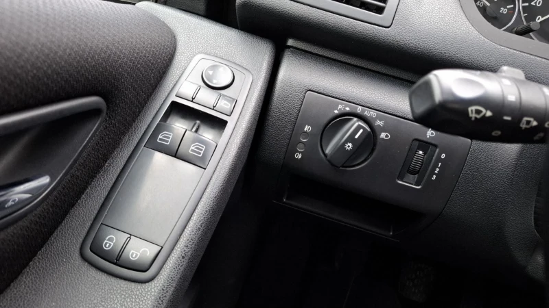 Mercedes-Benz A 170 NOV VNOS GERMANY, снимка 11 - Автомобили и джипове - 49832033