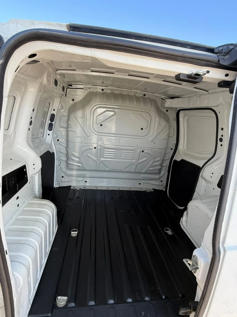 Fiat Fiorino 1.3mJET, снимка 10 - Автомобили и джипове - 50206896