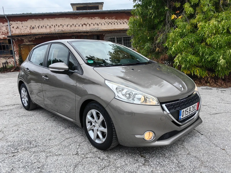 Peugeot 208 1.4 бензин 95 кс, Евро 5, Климатик, Отлично , снимка 2 - Автомобили и джипове - 52032760