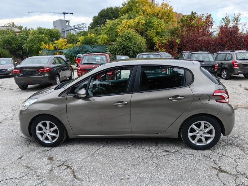 Peugeot 208 1.4 бензин 95 кс, Евро 5, Климатик, Отлично , снимка 7 - Автомобили и джипове - 52032760