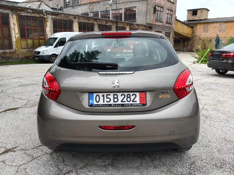 Peugeot 208 1.4 бензин 95 кс, Евро 5, Климатик, Отлично , снимка 5 - Автомобили и джипове - 52032760