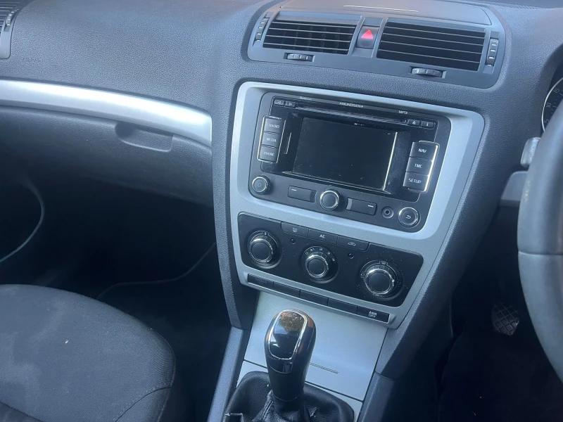 Skoda Octavia, снимка 6 - Автомобили и джипове - 52256362