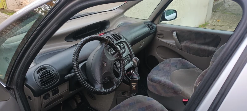 Citroen Xsara picasso, снимка 11 - Автомобили и джипове - 52436843