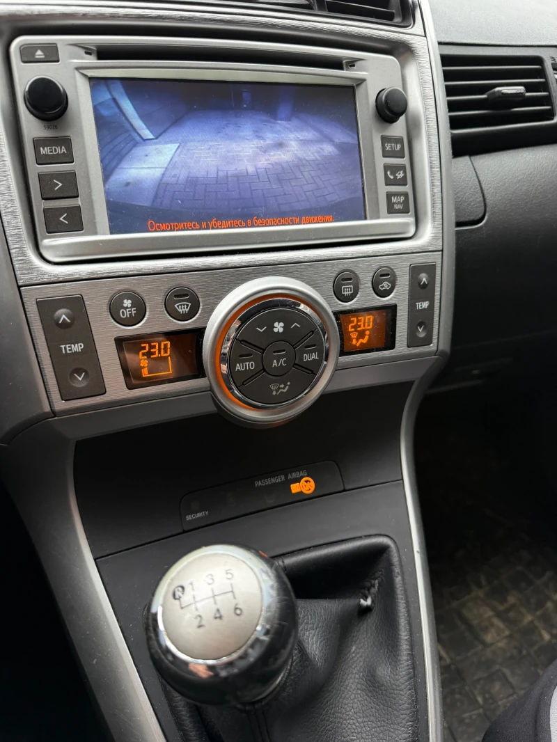 Toyota Verso, снимка 4 - Автомобили и джипове - 52581120