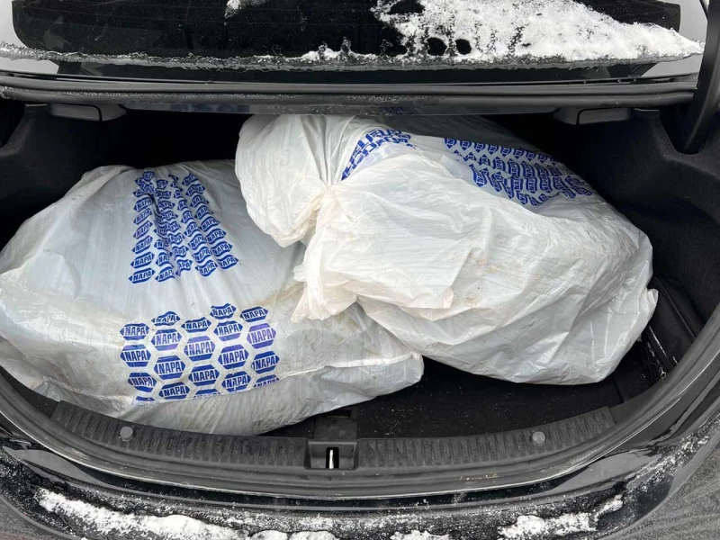 Mercedes-Benz C 300 * БЕЗ ЗАБЕЛЕЖКИ* DISTRONIC* ШИБИДАХ* , снимка 12 - Автомобили и джипове - 53528010