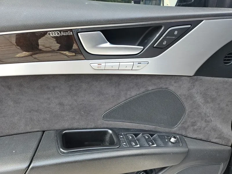 Audi A8 4.2 TDI Quattro - САМО 30% АВАНС, снимка 12 - Автомобили и джипове - 55947850