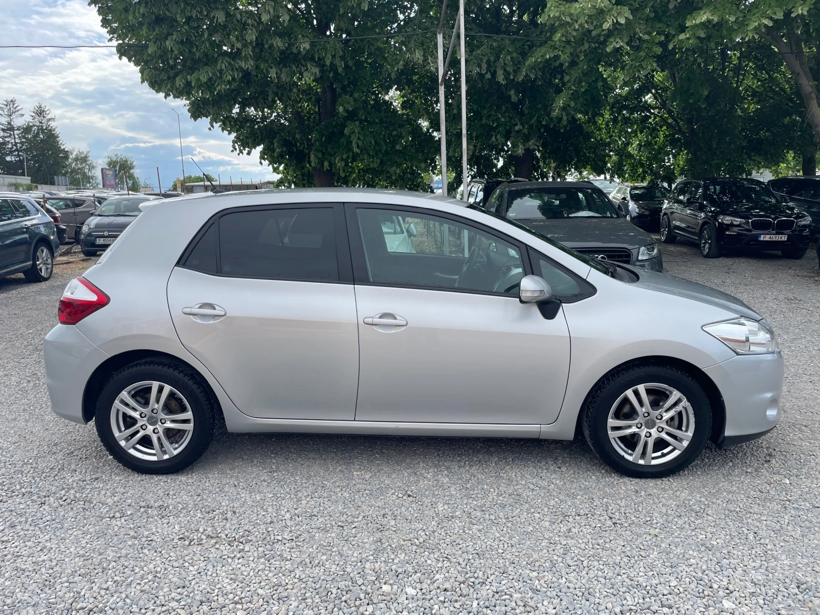 Toyota Auris 1.3i NAVI - изображение 2