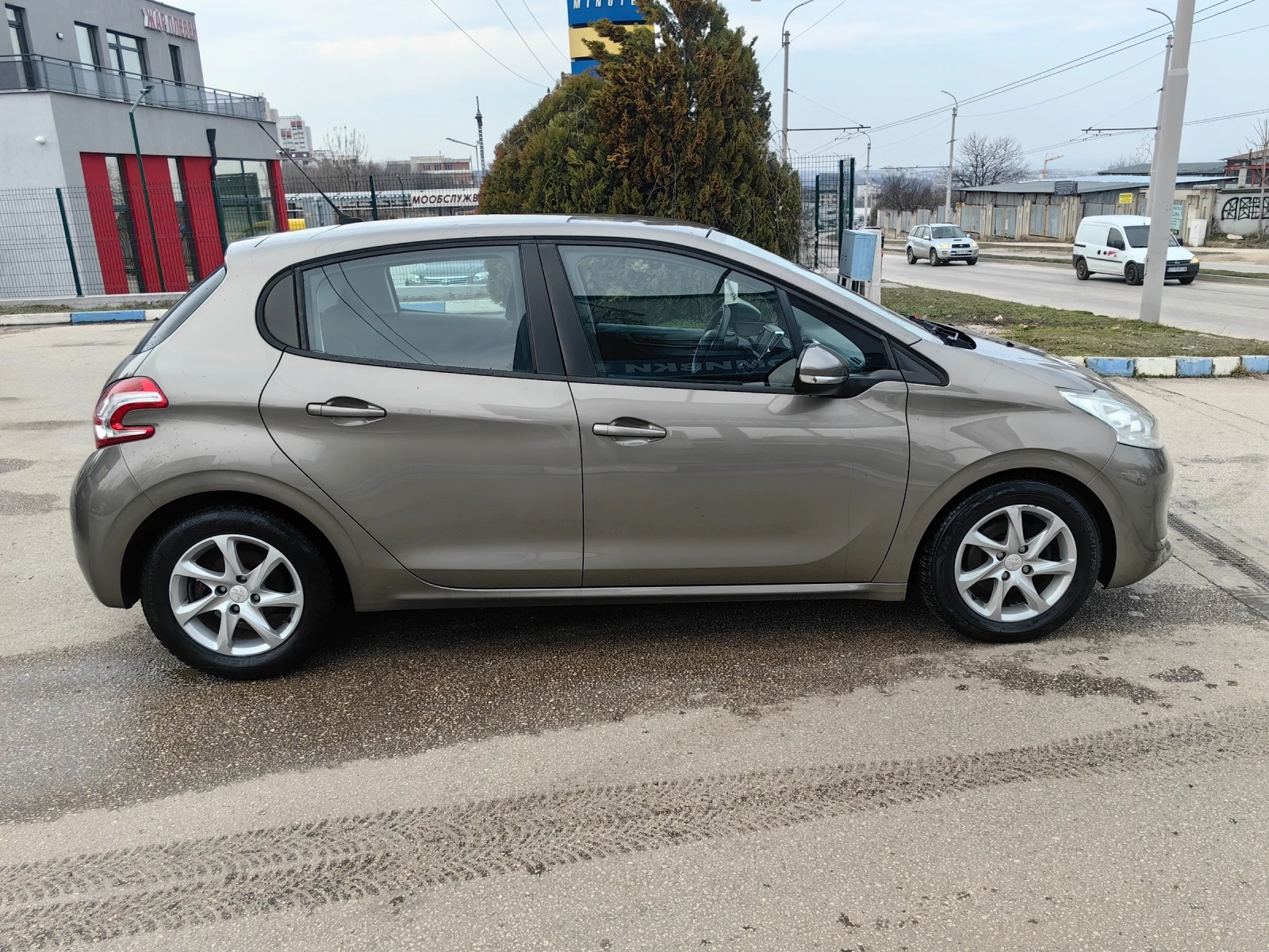 Peugeot 208 1.4 ������ 95 ��, ���� 5, ��������, �������  | Mobile.bg � ����������� 7