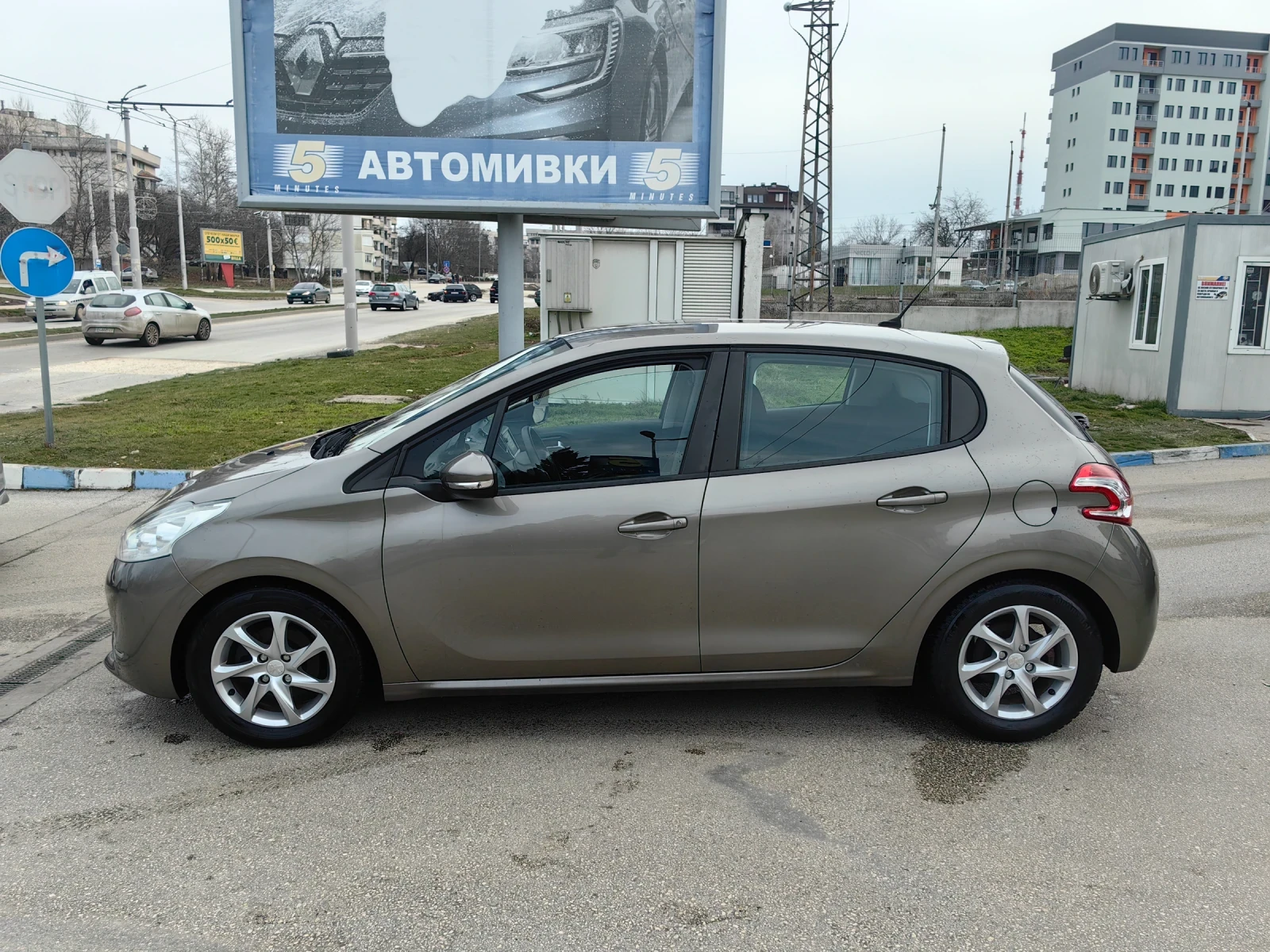 Peugeot 208 1.4 ������ 95 ��, ���� 5, ��������, �������  | Mobile.bg � ����������� 3