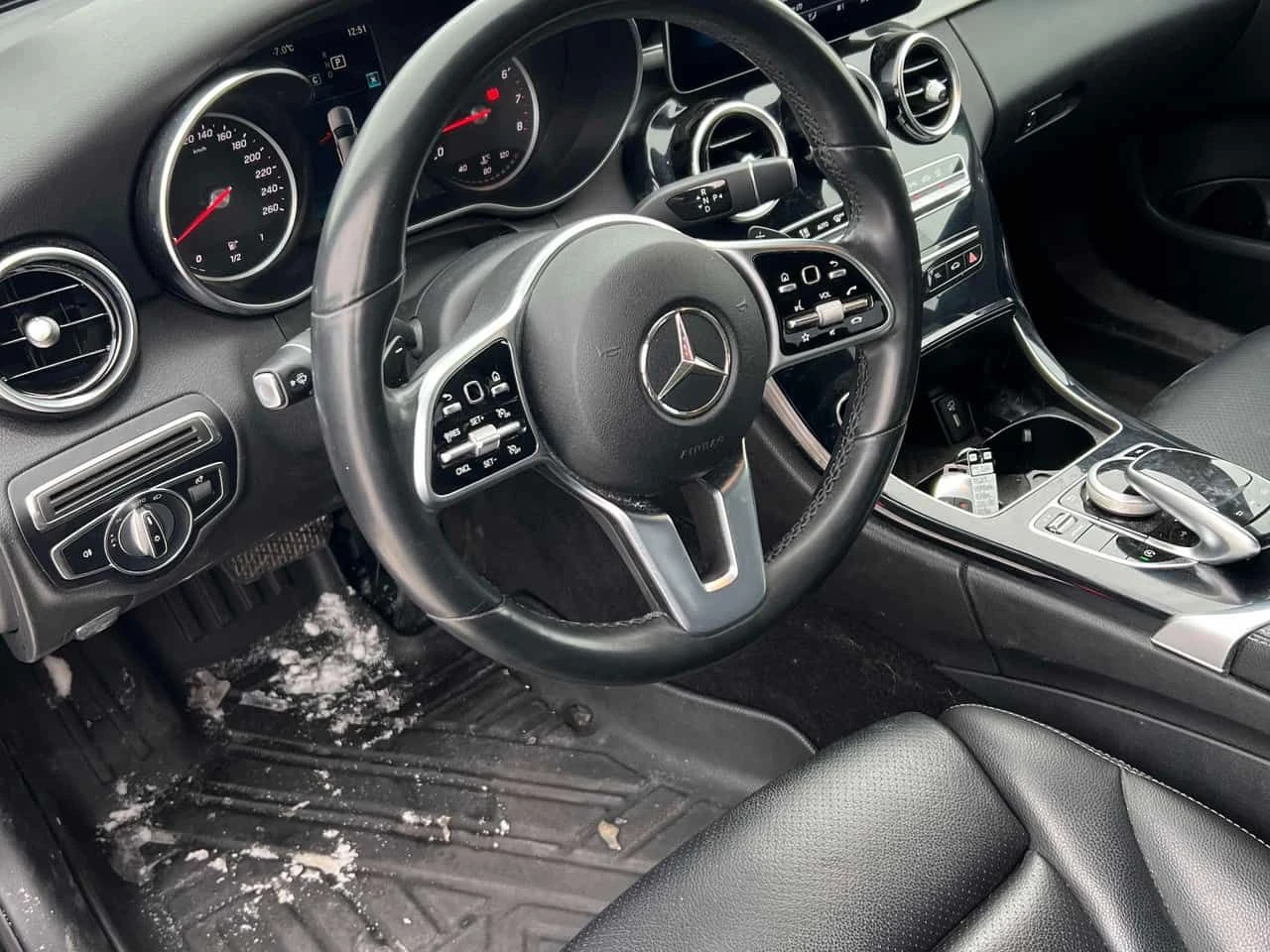 Mercedes-Benz C 300 * БЕЗ ЗАБЕЛЕЖКИ* DISTRONIC* ШИБИДАХ*  - изображение 5