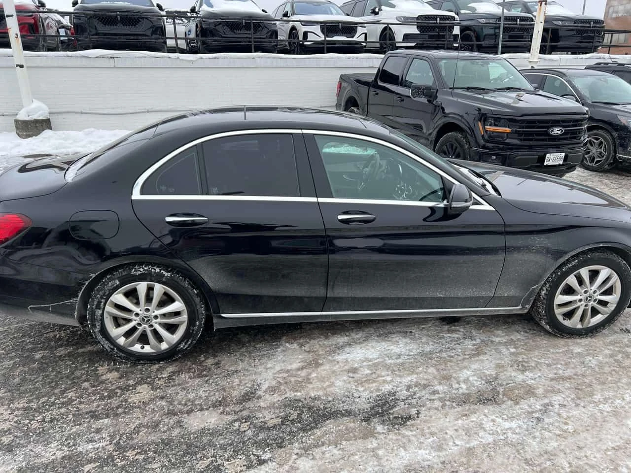 Mercedes-Benz C 300 * БЕЗ ЗАБЕЛЕЖКИ* DISTRONIC* ШИБИДАХ*  - изображение 3