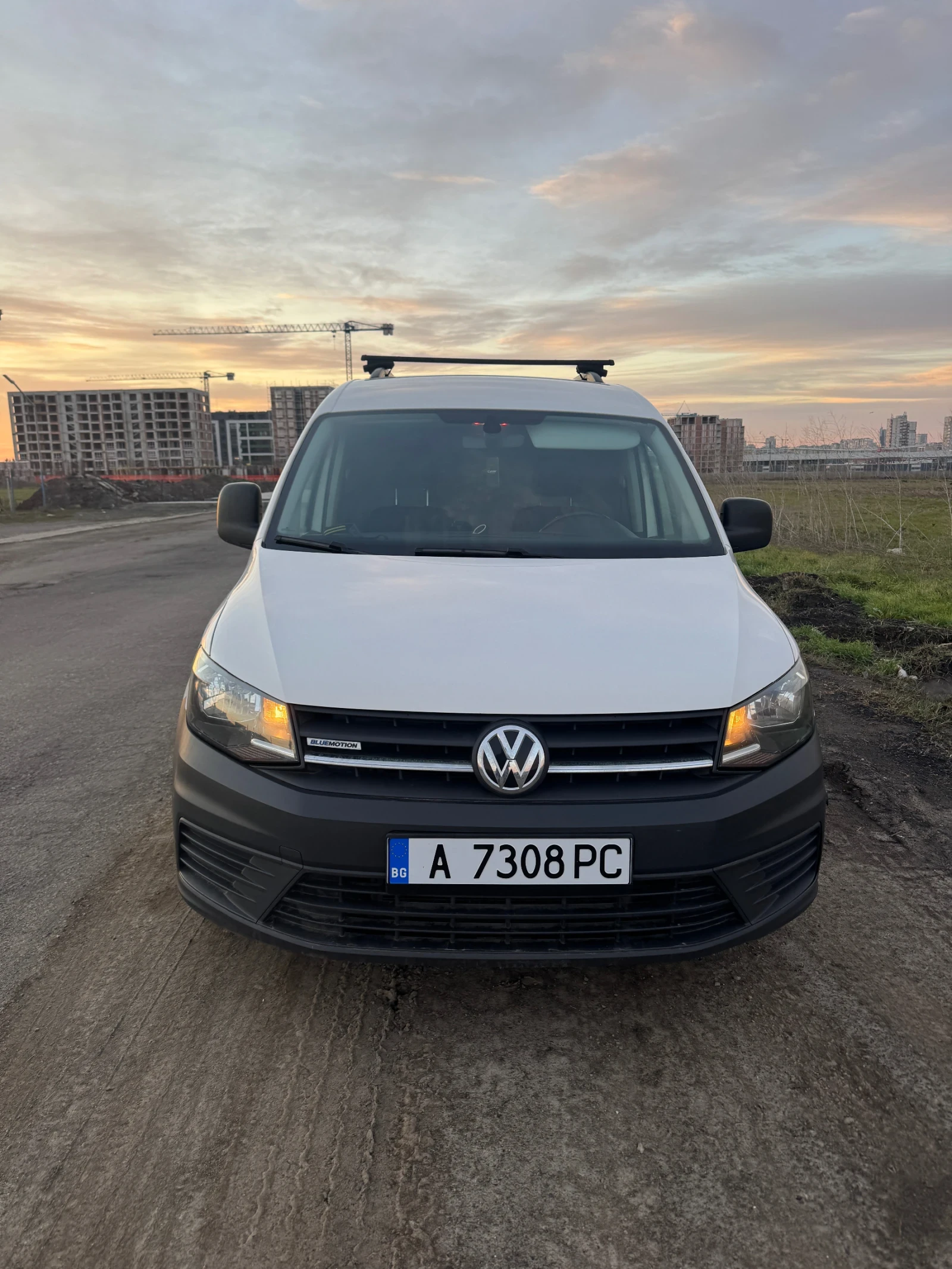 VW Caddy, снимка 3 - Автомобили и джипове - 53633558