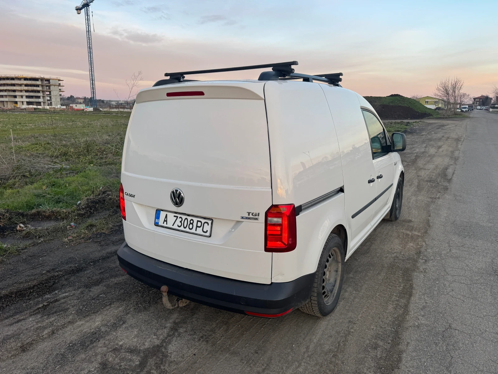 VW Caddy, снимка 5 - Автомобили и джипове - 53633558