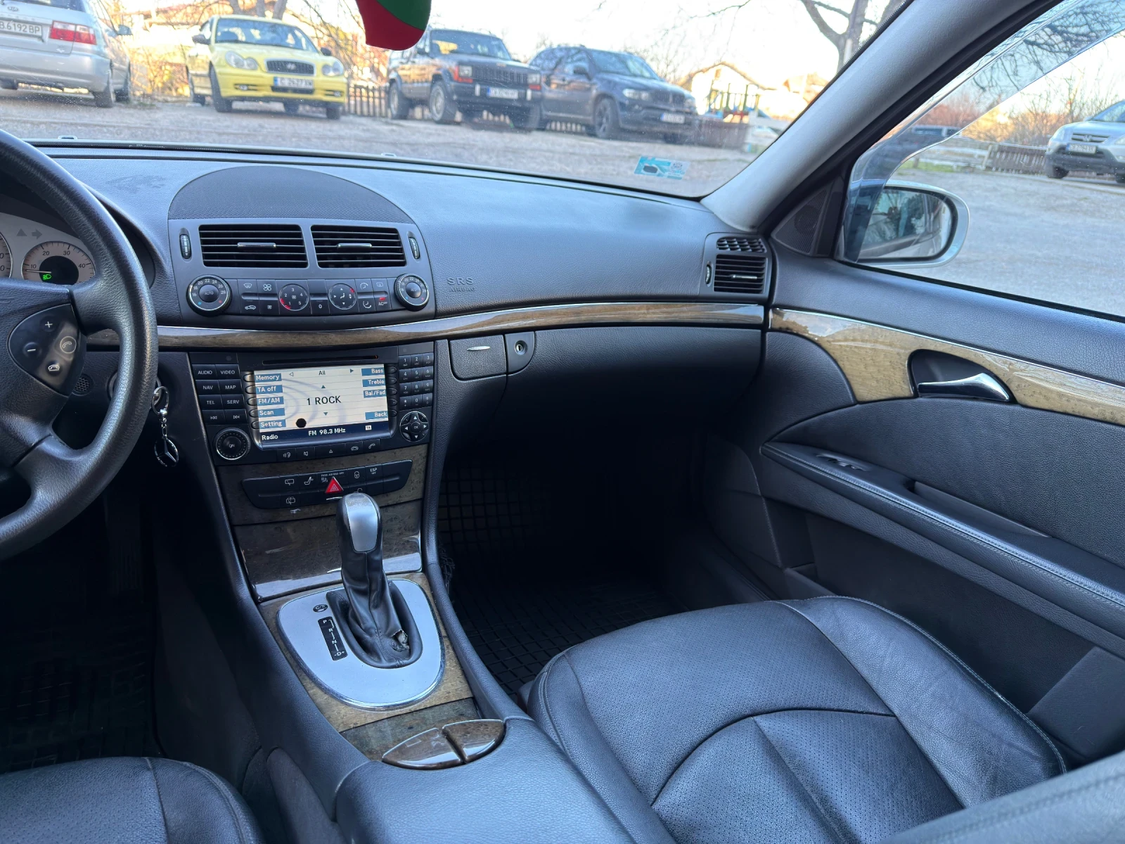 Mercedes-Benz E 270 Автоматик !!!, снимка 13 - Автомобили и джипове - 53786935