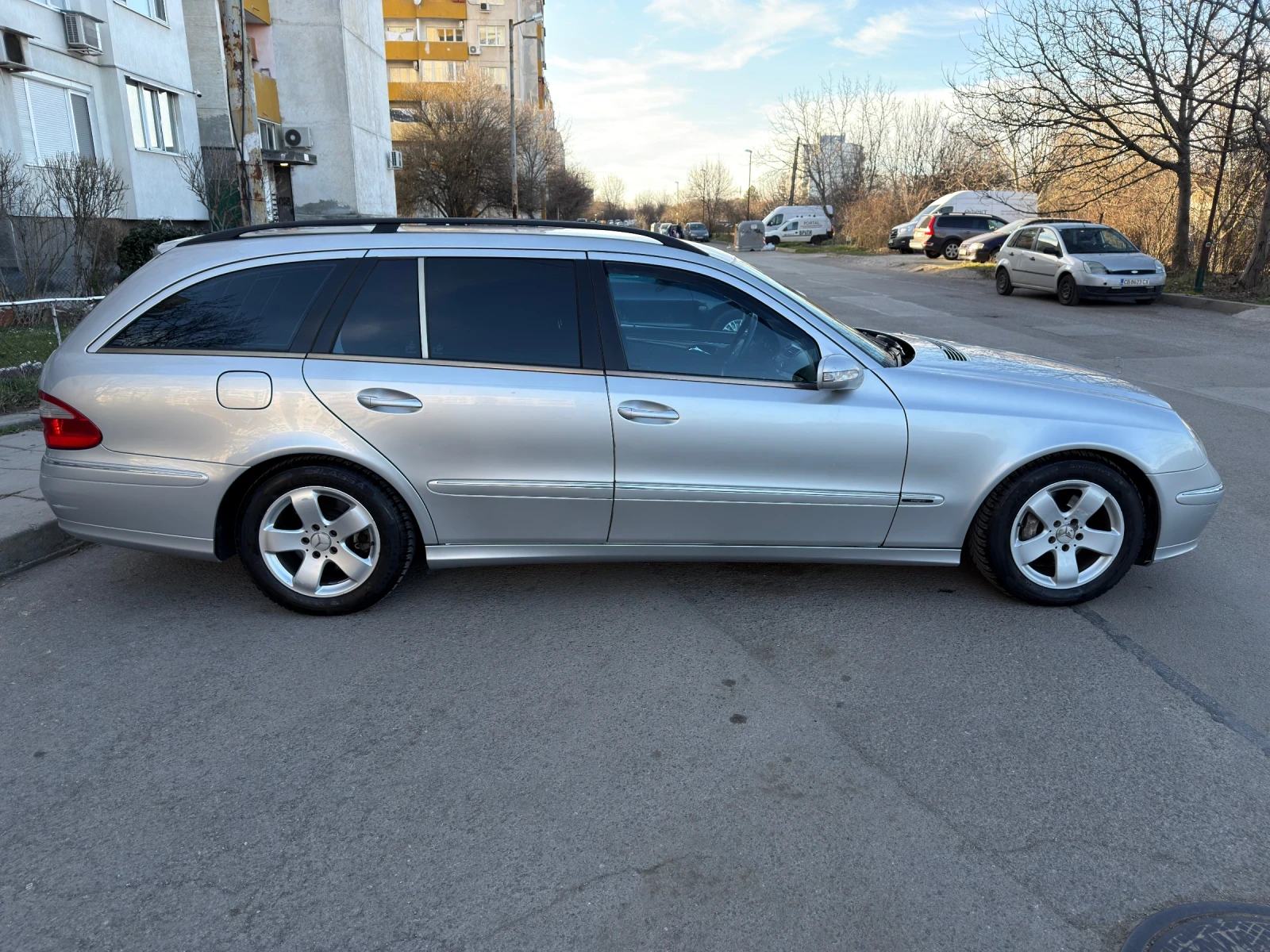 Mercedes-Benz E 270 Автоматик !!!, снимка 4 - Автомобили и джипове - 53786935