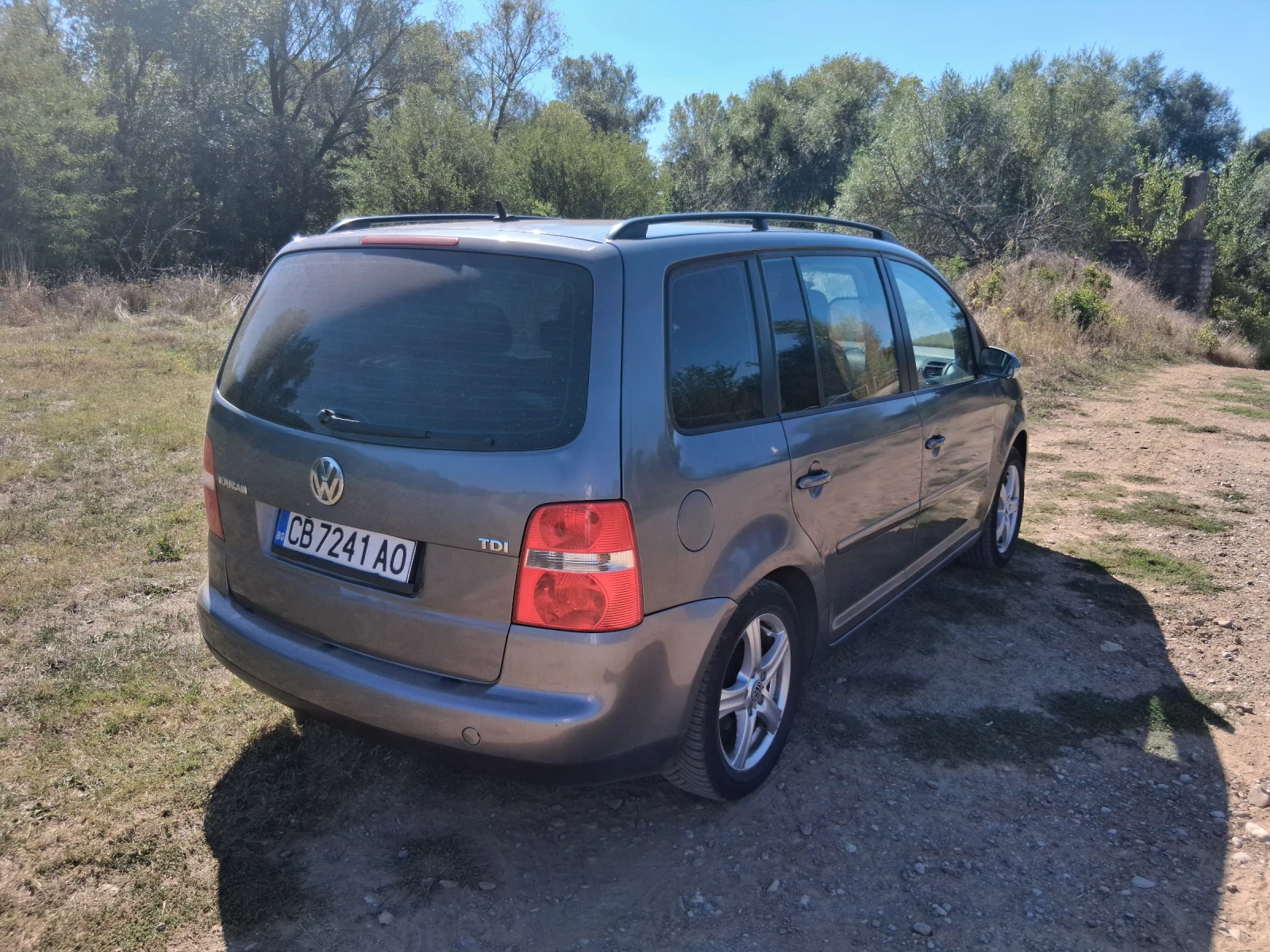 VW Touran, снимка 16 - Автомобили и джипове - 53803726