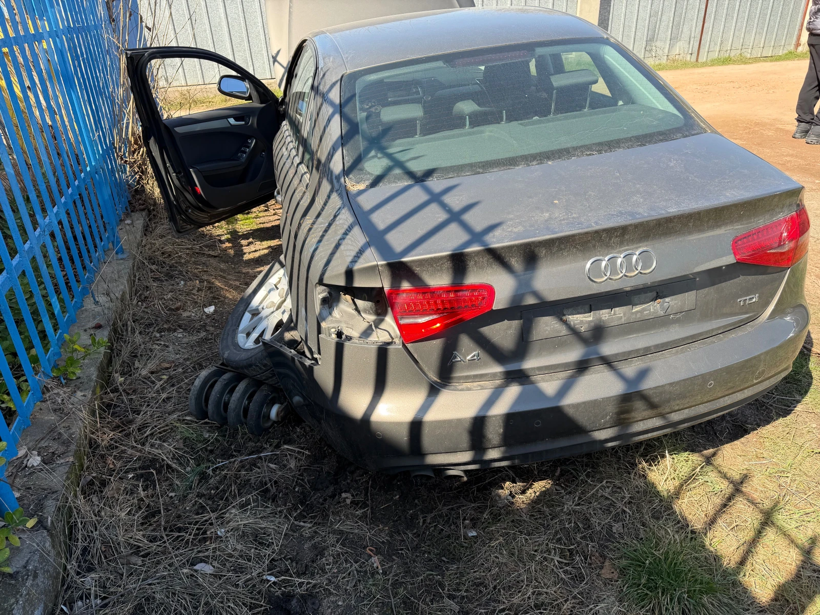 Audi A4 2.0 TDI Facelift, снимка 5 - Автомобили и джипове - 53816154