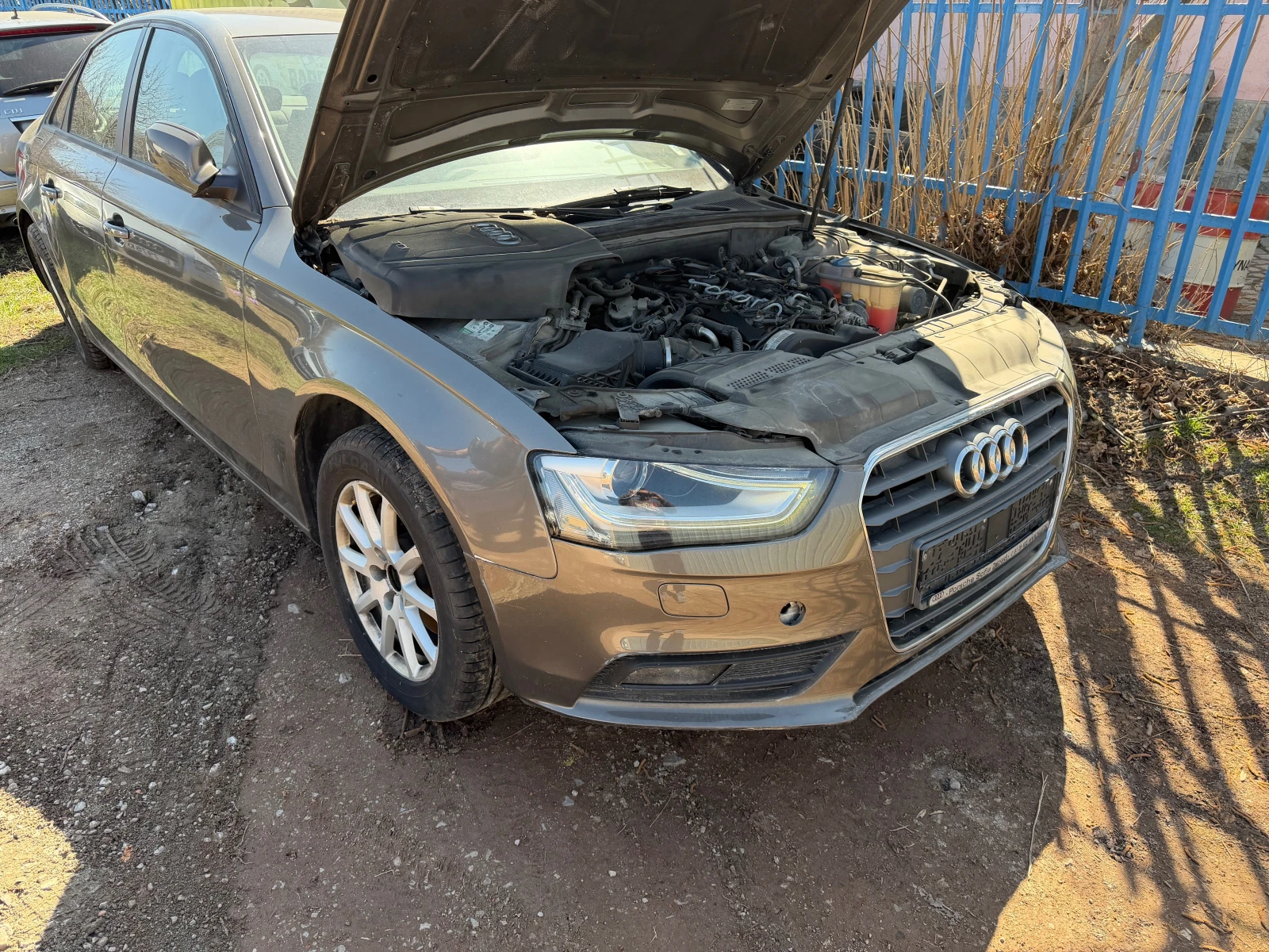 Audi A4 2.0 TDI Facelift, снимка 9 - Автомобили и джипове - 53816154
