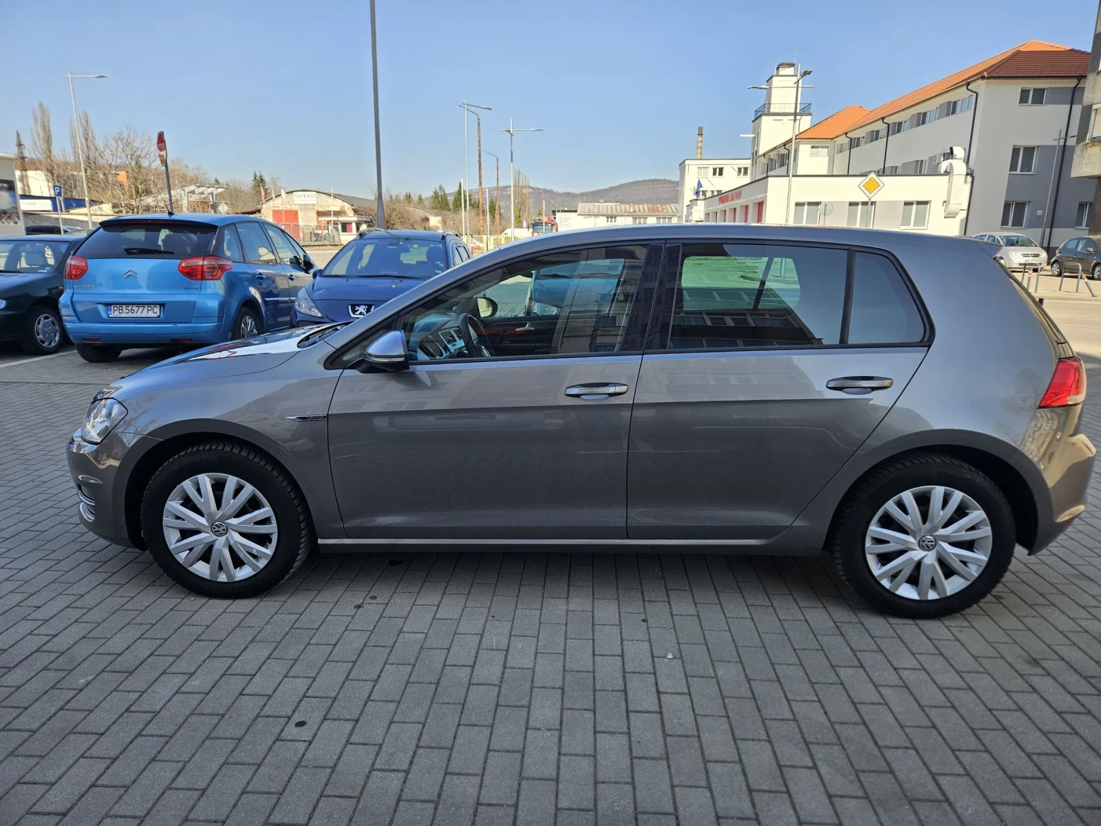 VW Golf 2.0 150 k.s LOUNGE, снимка 8 - Автомобили и джипове - 53826865