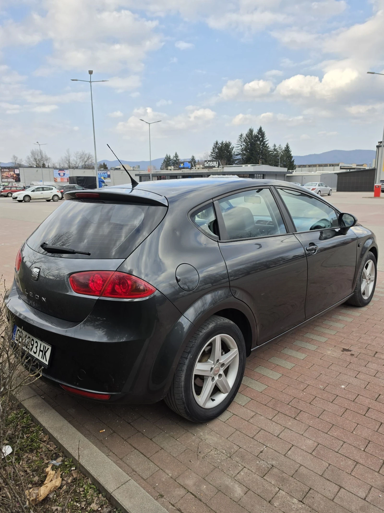 Seat Leon 1.6TDI 105кс, снимка 5 - Автомобили и джипове - 53848752