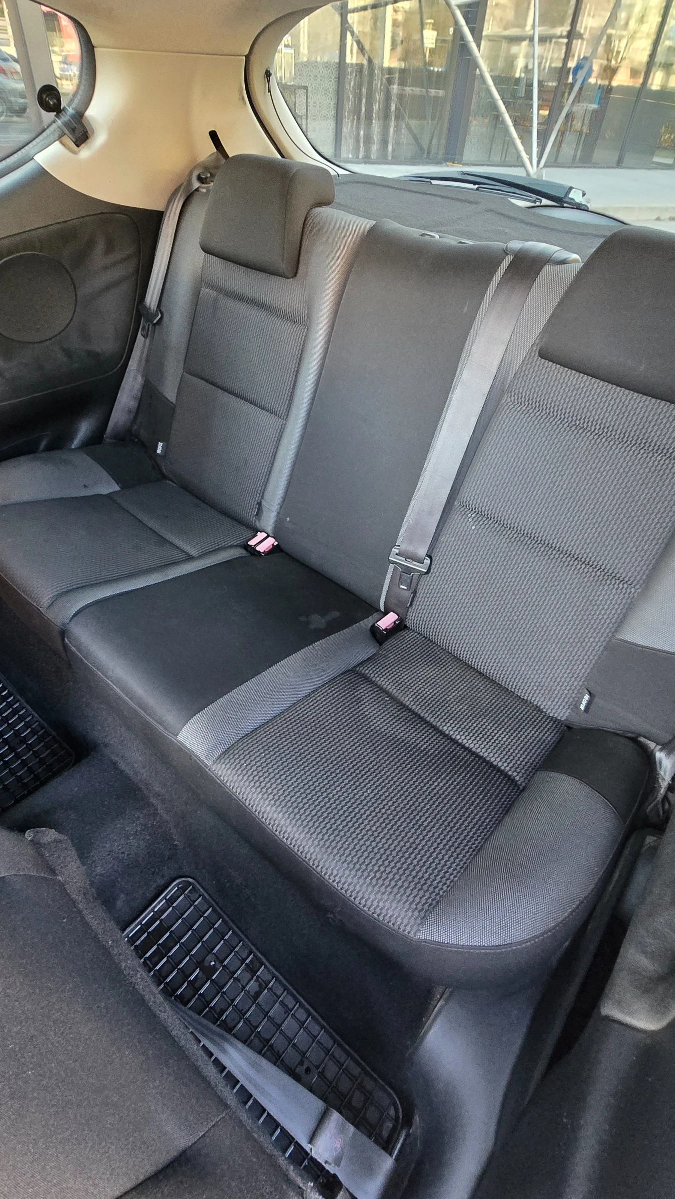 Peugeot 207 1.4 HDI, снимка 11 - Автомобили и джипове - 53973887