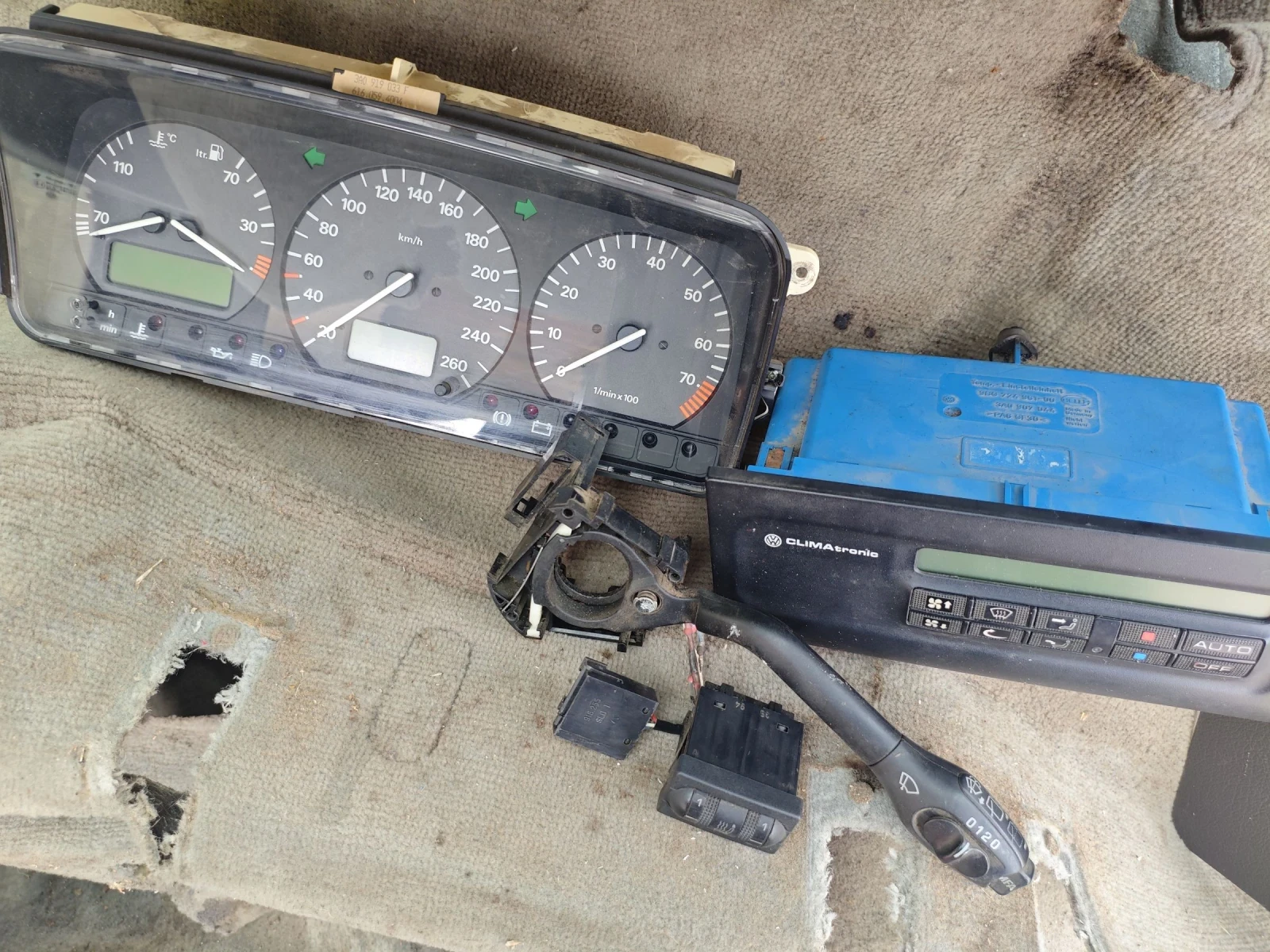 VW Passat 2.0 16v, снимка 2 - Автомобили и джипове - 53983771