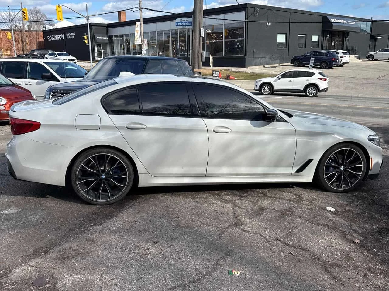 BMW 550 M550i xDrive/HUD/360 CAM/ДИСТРОНИК/ШИБИДАХ, снимка 4 - Автомобили и джипове - 54019515