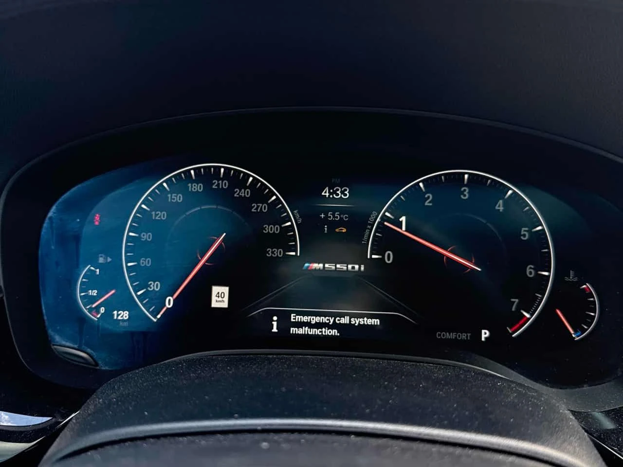 BMW 550 M550i xDrive/HUD/360 CAM/ДИСТРОНИК/ШИБИДАХ, снимка 8 - Автомобили и джипове - 54019515