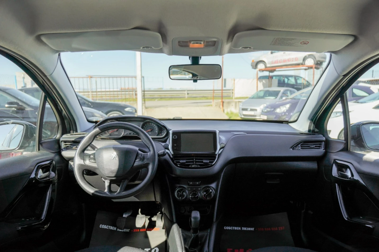 Peugeot 208 1.2i ЛИЗИНГ, снимка 10 - Автомобили и джипове - 54142770