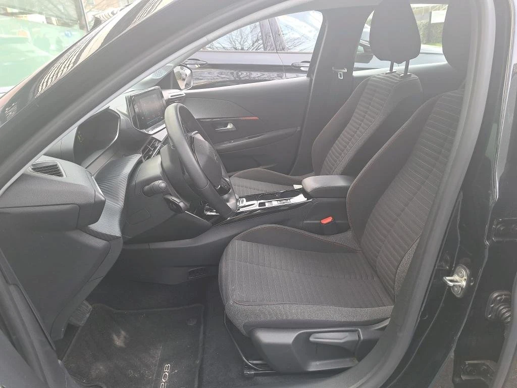 Peugeot 208 Active Pack, снимка 10 - Автомобили и джипове - 54145115