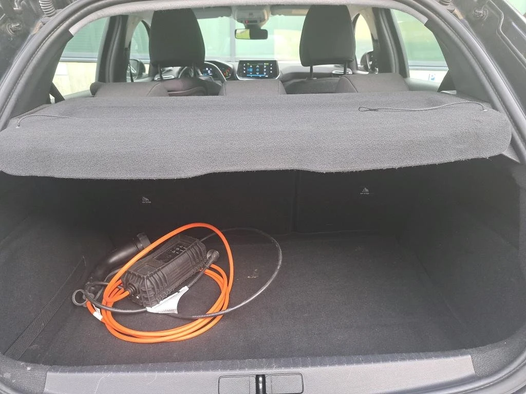 Peugeot 208 Active Pack, снимка 7 - Автомобили и джипове - 54145115