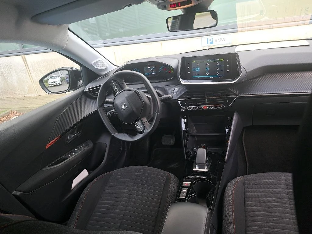 Peugeot 208 Active Pack, снимка 8 - Автомобили и джипове - 54145115