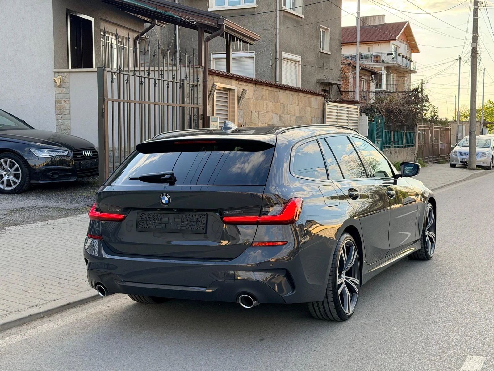 BMW 330 Xi, снимка 5 - Автомобили и джипове - 54297895