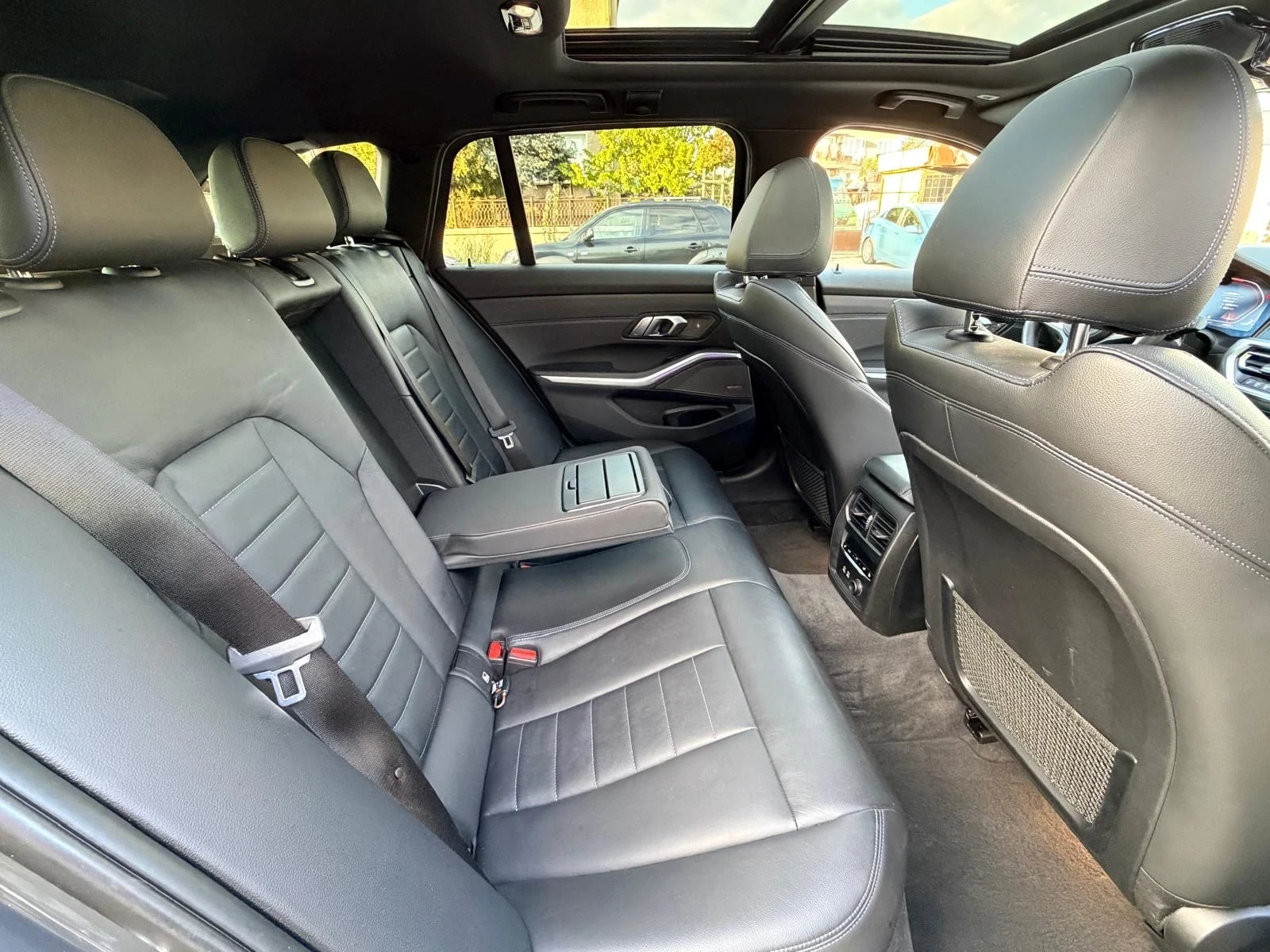 BMW 330 Xi, снимка 10 - Автомобили и джипове - 54297895