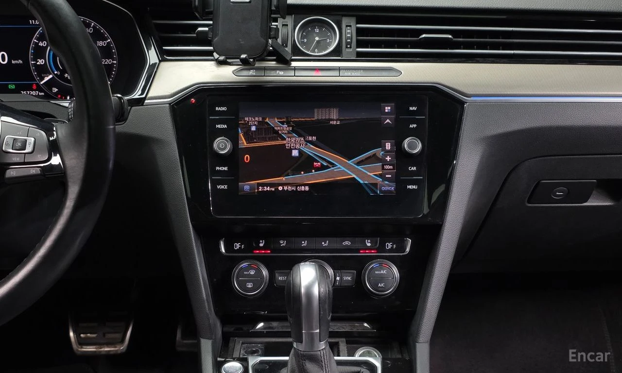 VW Arteon TDI Prestige/360 View/keyless/, снимка 8 - Автомобили и джипове - 54483347