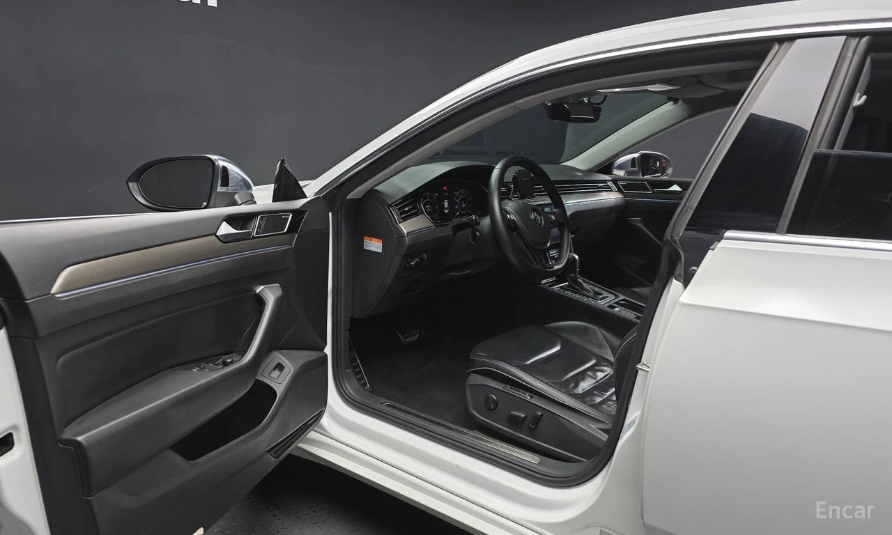 VW Arteon TDI Prestige/360 View/keyless/, снимка 5 - Автомобили и джипове - 54483347