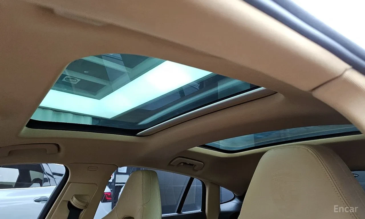 Porsche Panamera E-HYBRID* 360* ОБДУХ* 462КС+ , снимка 11 - Автомобили и джипове - 54611165