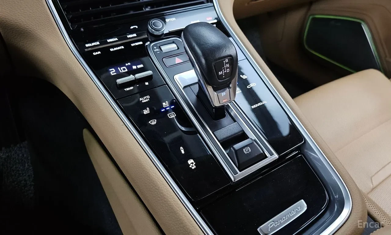 Porsche Panamera E-HYBRID* 360* ОБДУХ* 462КС+ , снимка 7 - Автомобили и джипове - 54611165