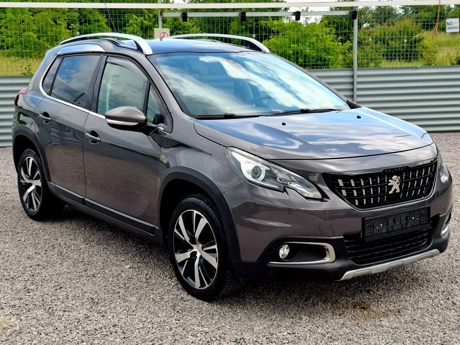 Peugeot 2008 1.6HDI-120кс-ПАНОРАМА-КОЖЕН САЛОН, снимка 2 - Автомобили и джипове - 54767067