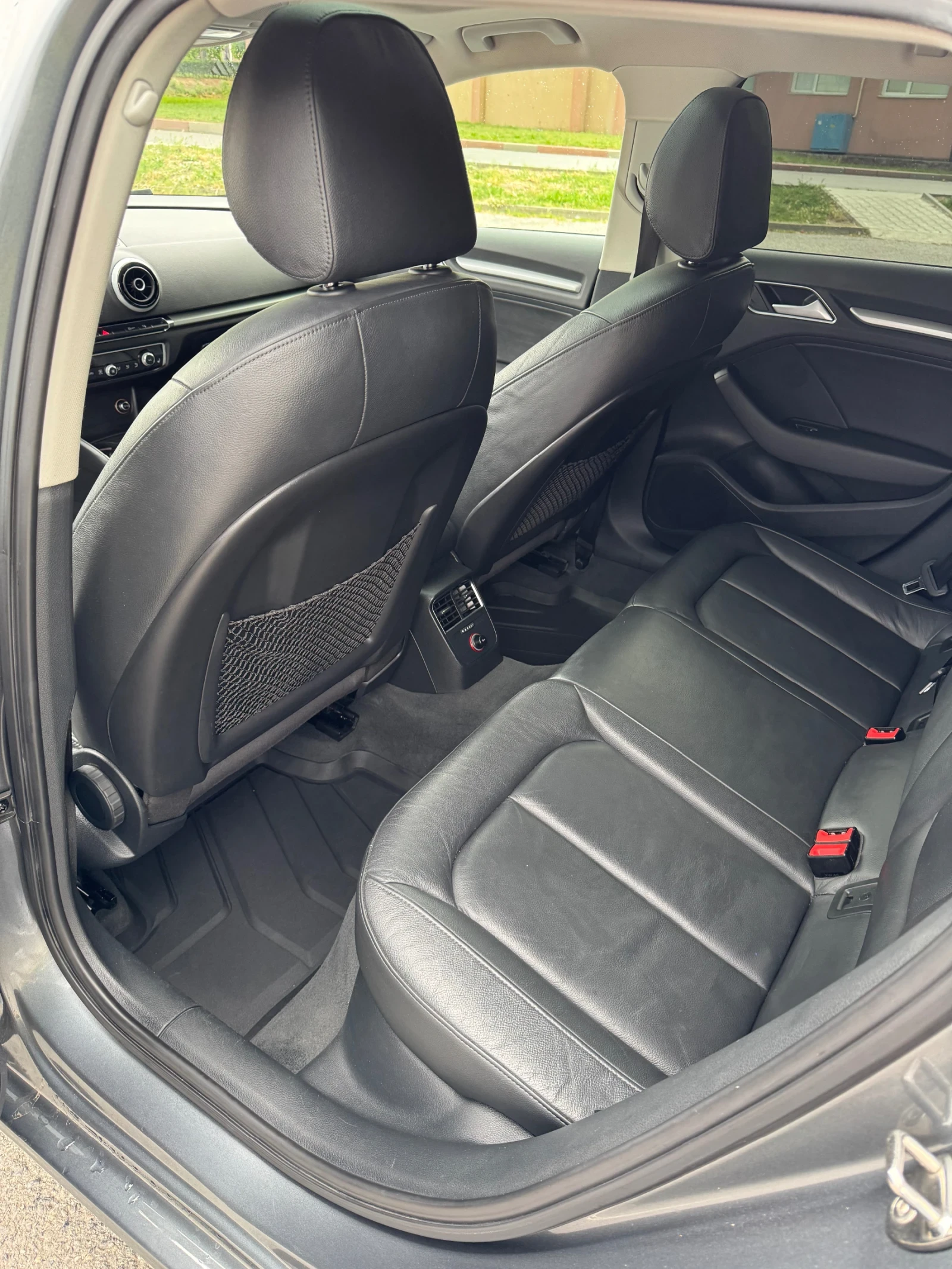 Audi A3 SPORTBACK 1.6 TDI 110cv Като Нова !!! , снимка 8 - Автомобили и джипове - 54882538