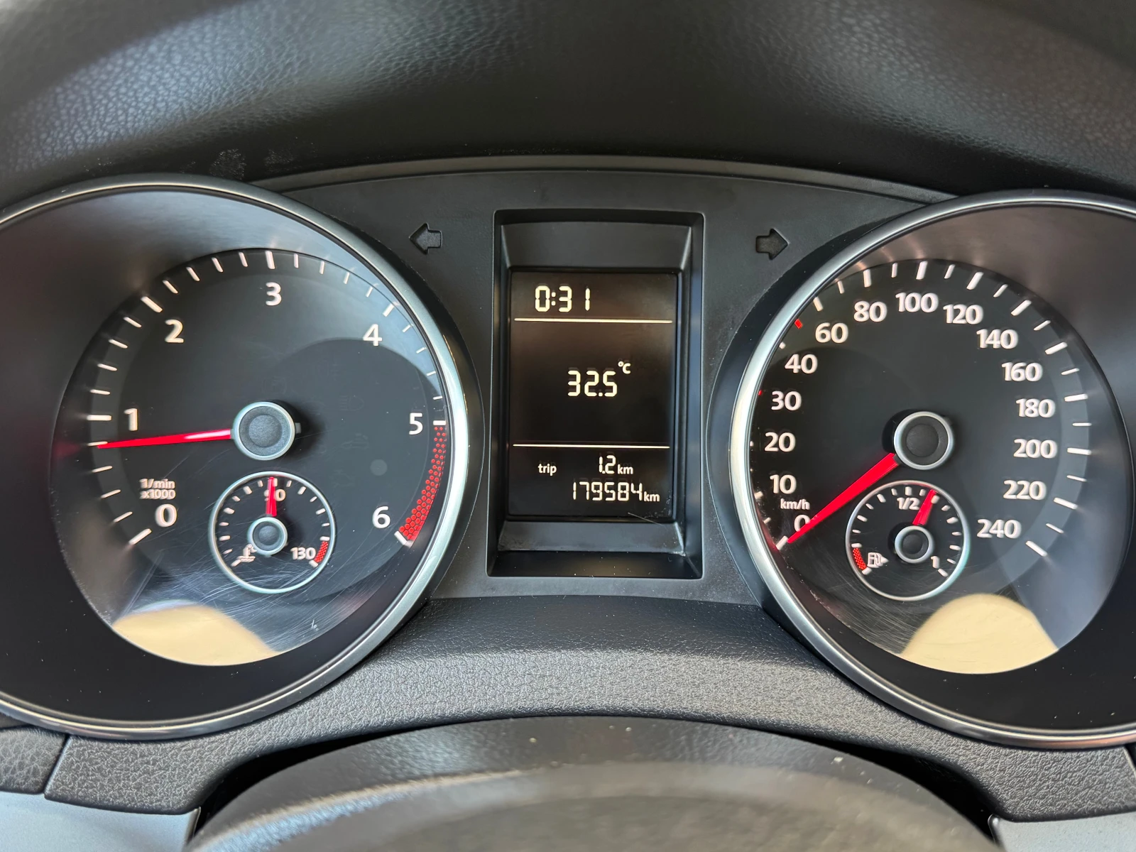 VW Golf 1.6TDI-90кс., снимка 8 - Автомобили и джипове - 55100781