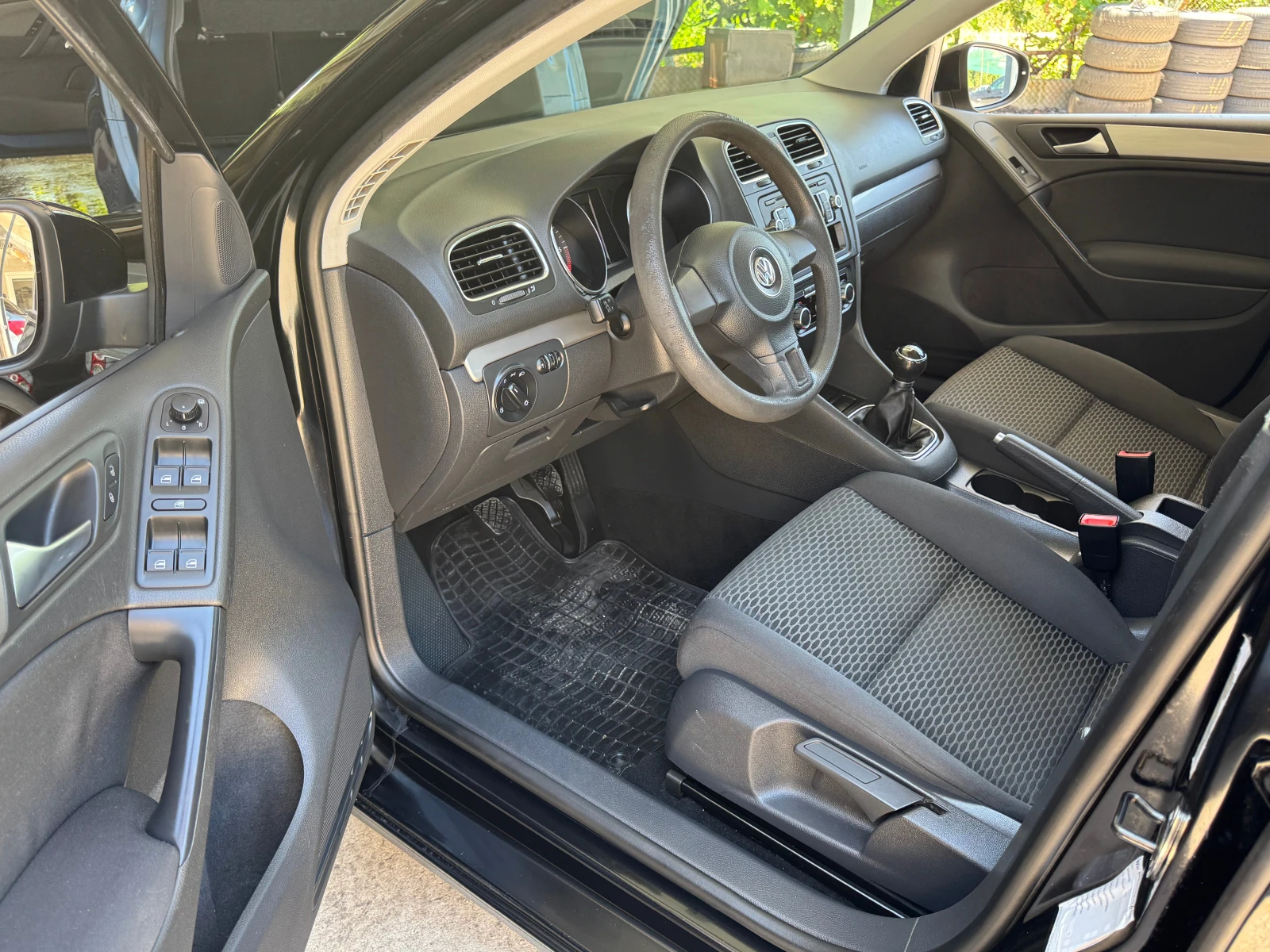 VW Golf 1.6TDI-90кс., снимка 9 - Автомобили и джипове - 55100781