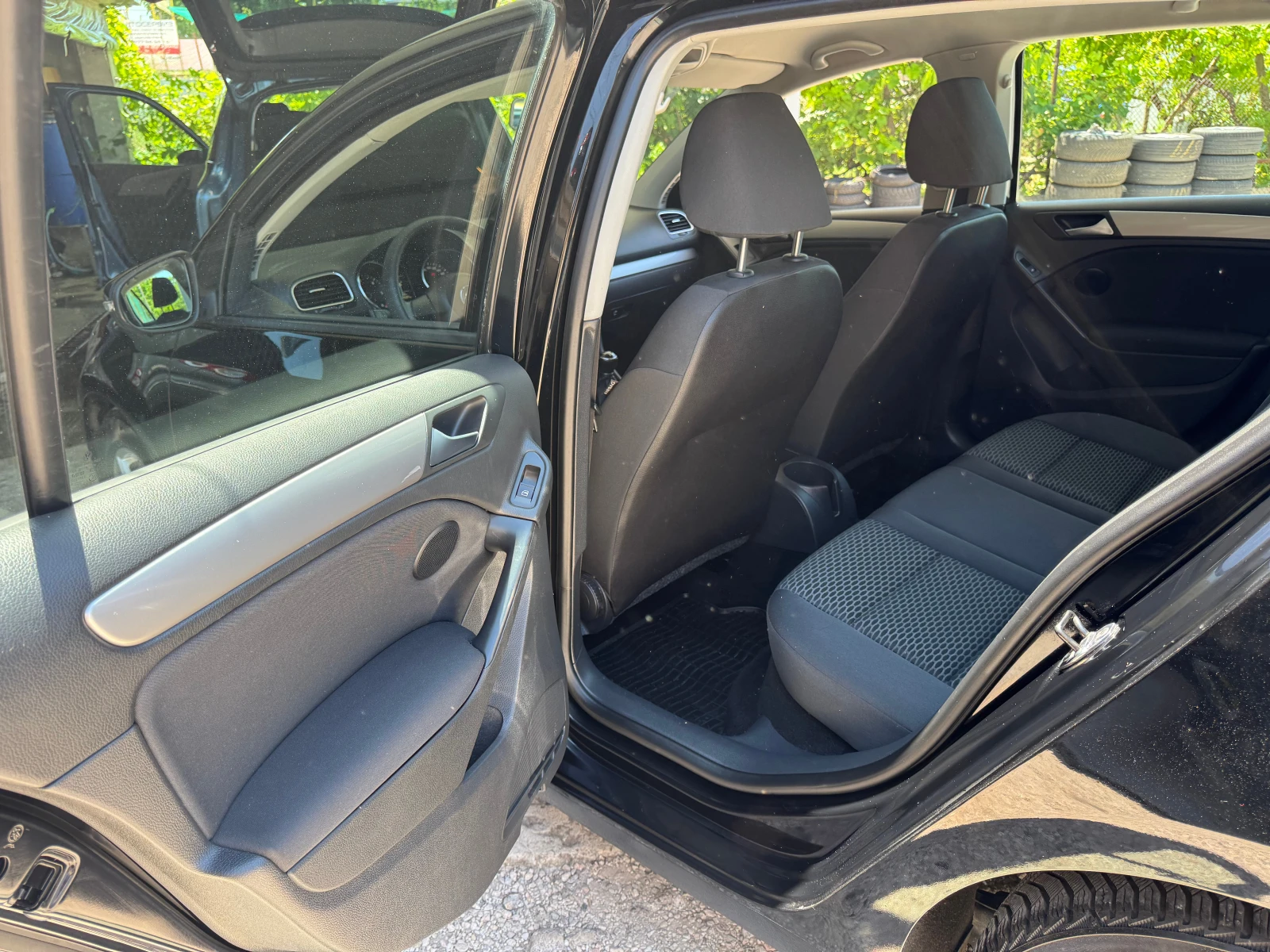 VW Golf 1.6TDI-90кс., снимка 17 - Автомобили и джипове - 55100781