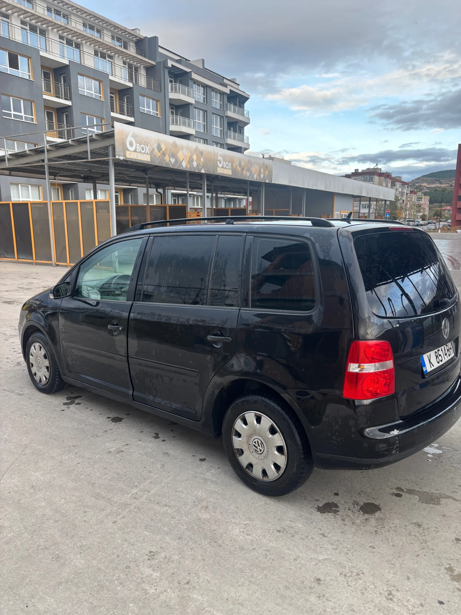 VW Touran 1.9 TDI, снимка 5 - Автомобили и джипове - 56725873
