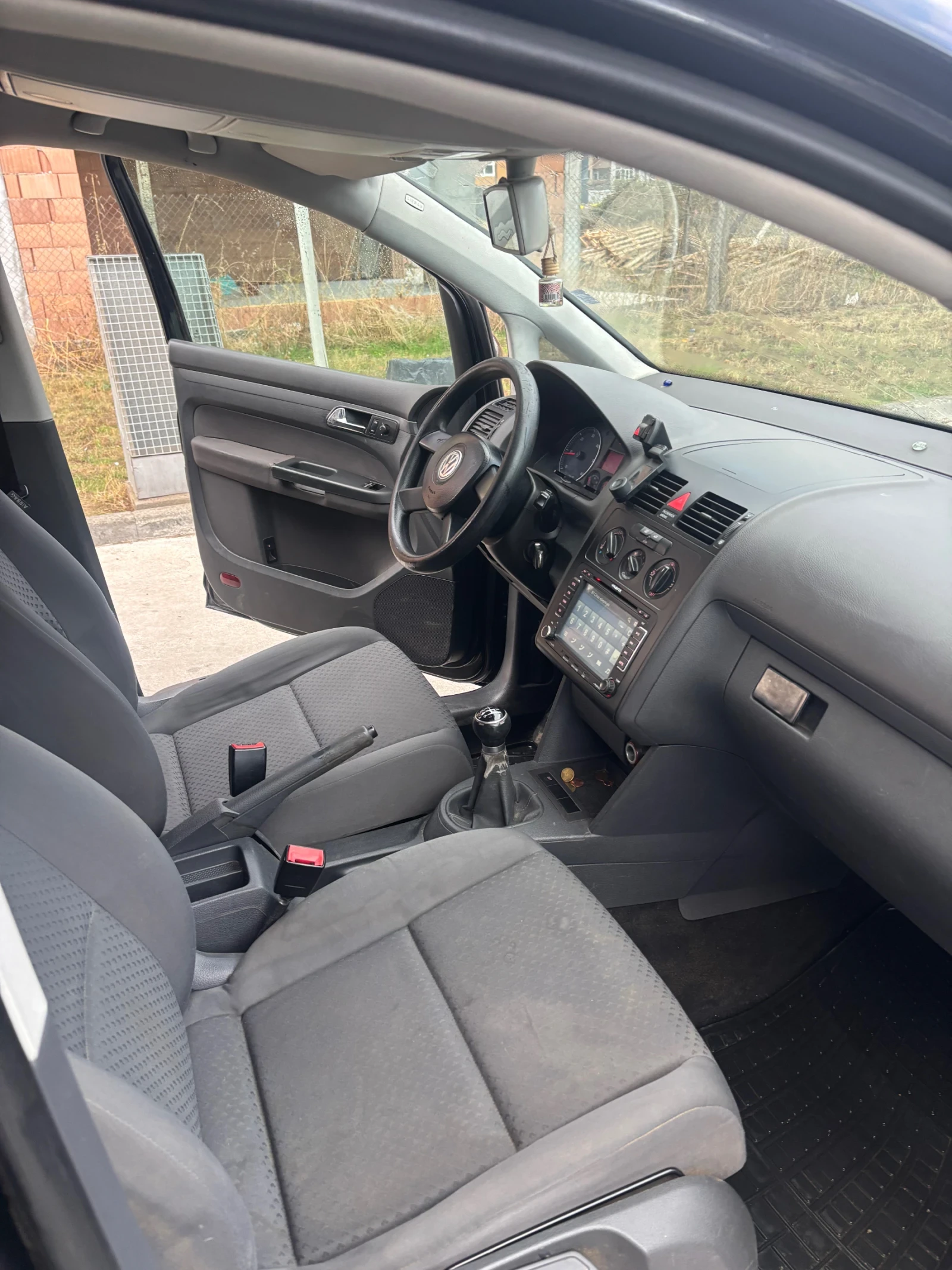 VW Touran 1.9 TDI, снимка 9 - Автомобили и джипове - 56725873