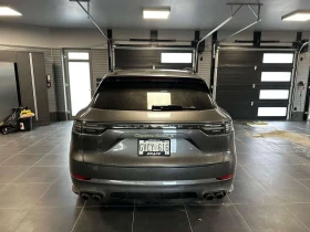 Porsche Cayenne Turbo S E-Hybrid CARFAX, снимка 4