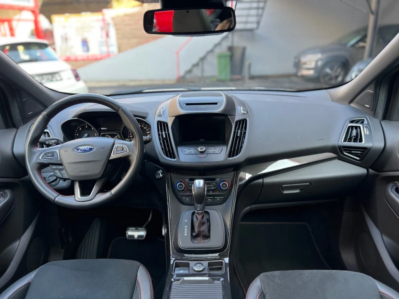 Ford Kuga ST-Line 2.0 TDCi AWD Pano Navi Kamera LED, снимка 9 - Автомобили и джипове - 38439520