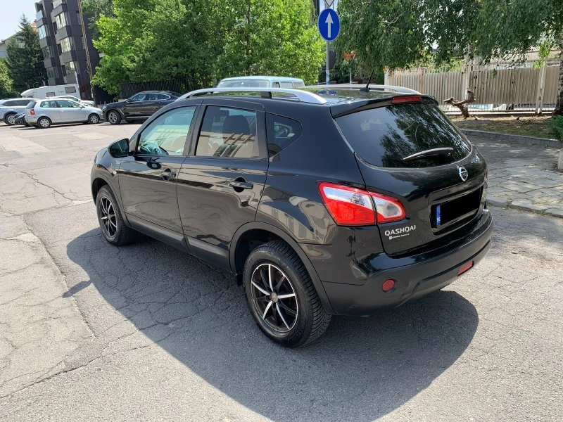 Nissan Qashqai 2.0i 4WD, снимка 3 - Автомобили и джипове - 47233710