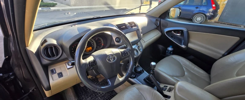 Toyota Rav4, снимка 13 - Автомобили и джипове - 48622138